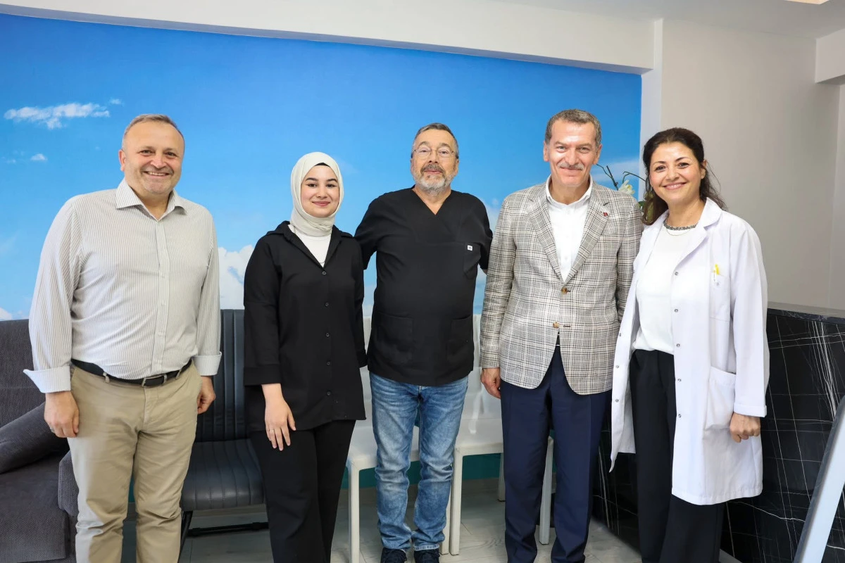Zeytinburnu&rsquo;nun Emektar ve Tecr&uuml;beli &Ccedil;ocuk Doktoru Dr. Kıp&ccedil;ak Tun&ccedil;el&rsquo;e Hayırlı Olsun Ziyareti