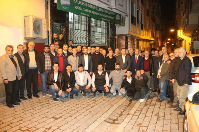 Belediye Başkanı Ömer Arısoy Teravih sonrası Balıkesir Hodul Derneğini ziyaret etti